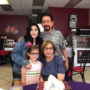 Meet your Posher, Adriana